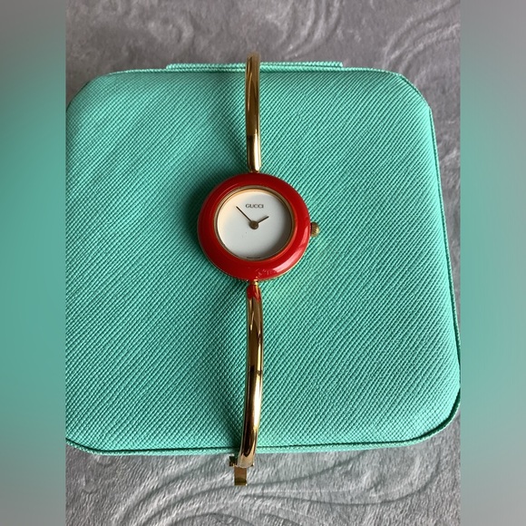 Gucci bangle watch with set of bezels💖 - Picture 6 of 10